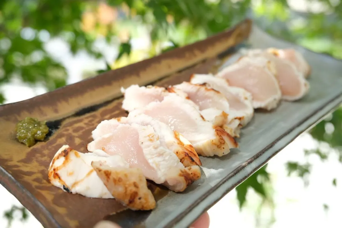 食材も、手仕事も、料理を盛る器も。